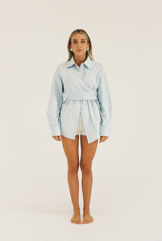 Vacanza Wrap Shirt in Powder Blue