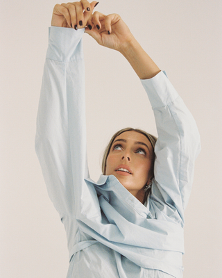 Vacanza Wrap Shirt in Powder Blue